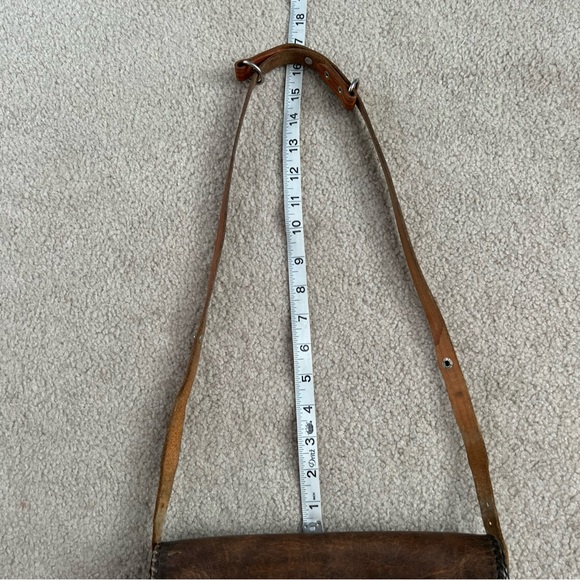Vintage 60s Clifton’s Hand Tooled Leather Brown Caramel Adjustable Shoulder Bag - Picture 13 of 16
